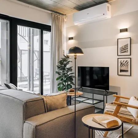 Peniche - 2 Bedrooms And Terrace In Santo Antonio * リスボン