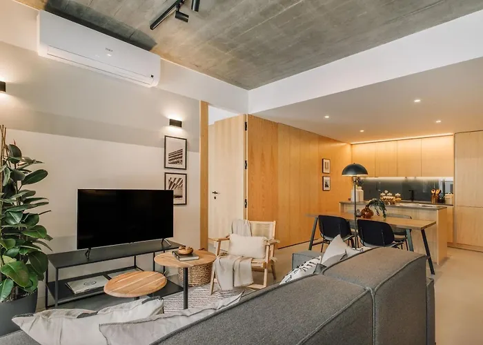 Peniche - 2 Bedrooms And Terrace In Santo Antonio Лісабон