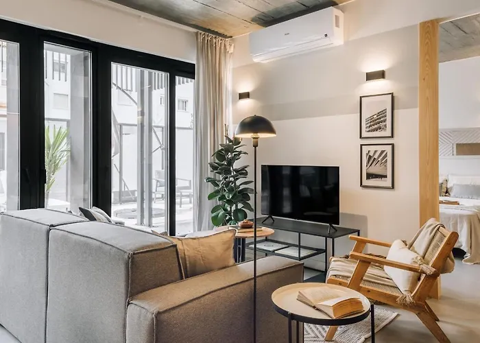 Peniche - 2 Bedrooms And Terrace In Santo Antonio * Лісабон